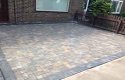  Image of a job Brindle-Block-Paving with a Chracoal Border looks really nice
