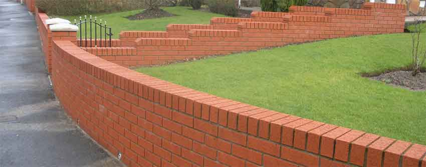 garden-walls-brick-layer.webp